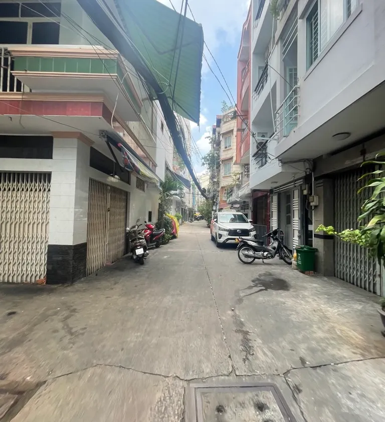 Ngay Trường Đảng - 92m² - 5.49 tỉ - Dòng tiền 288tr/năm - Ngang hơn 5m... Bán nhà riêng tại Khánh Hội, Hồ Chí Minh 01