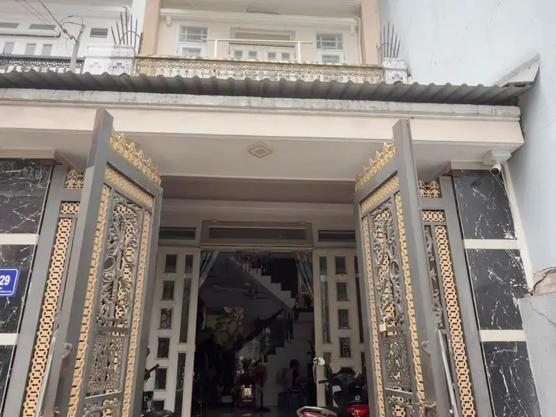 Truong Thị hoa khu phân lô nhà lầu đẹp .xe hoi ngu trong nhà..4tầng giá chỉ hon 6đồng... Bán nhà riêng tại Tân Thới Hiệp, Hồ Chí Minh 01