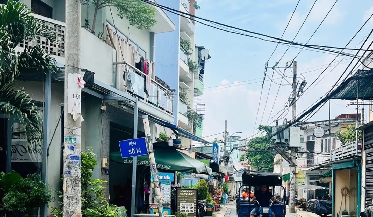 MẶT TIỀN KD. ĐƯỜNG SỐ 10 BHH - NGAY CHỢ 26 THÁNG 3 - GẦN AEON TÂN PHÚ ( 4M X 13M ) 2 TẦNG... Bán nhà mặt phố tại Bình Hưng Hòa, Hồ Chí Minh 01