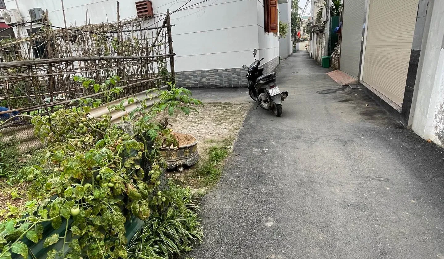 Bán nhà riêng tại trung tâm với diện tích 42m², ô tô vào nhà, ngõ thông, pháp lý rõ ràng... Bán nhà riêng tại Sơn Đồng, Hà Nội 01