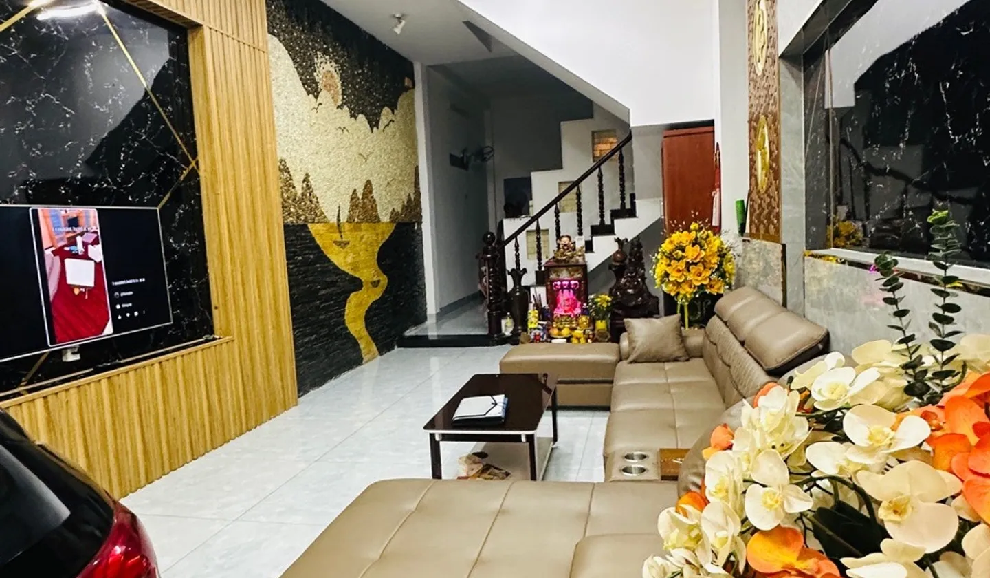 Nhà phố 3 tầng 4PN hướng Nam giá 6,9 tỷ tại quận trung tâm... Bán nhà mặt phố tại Thới An, Hồ Chí Minh 01