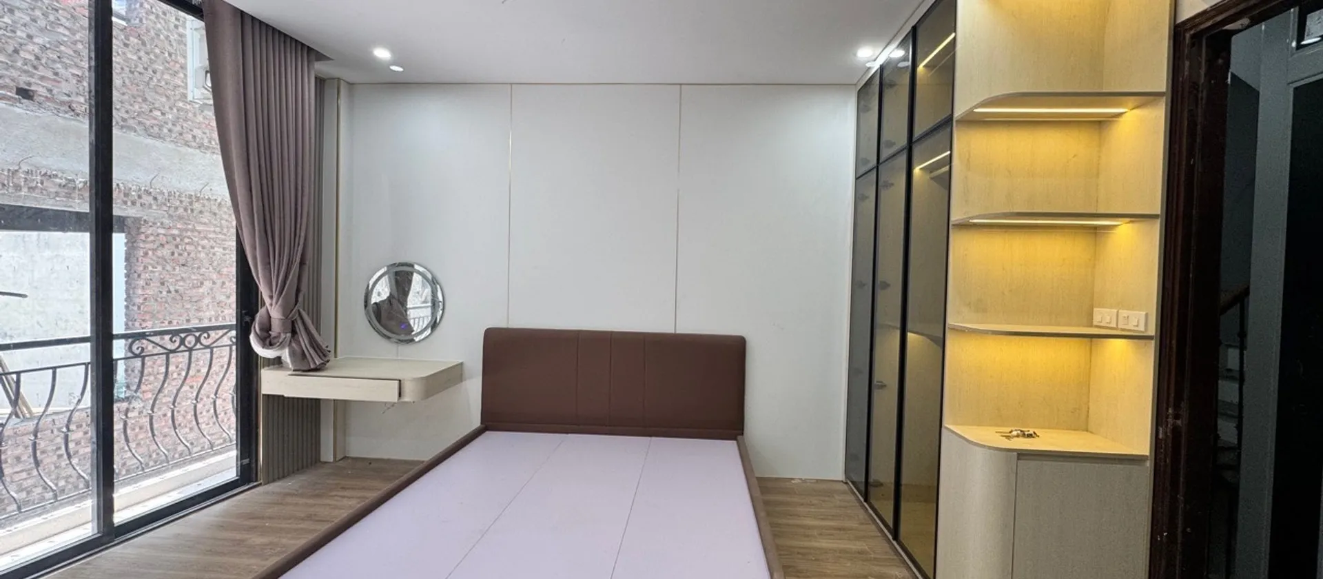 Nhà 6 tầng có thang máy view hồ Lâm Du, full nội thất xịn - Gần ô tô... Bán nhà riêng tại Bồ Đề, Hà Nội 01