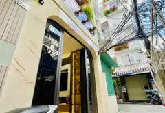 Xe hơi Nhà đẹp Phú Nhuận, có cửa sau thoát hiểm, phòng ngủ trệt 116/100 Nhiêu Tứ... Bán nhà riêng tại Cầu Kiệu, Hồ Chí Minh 01