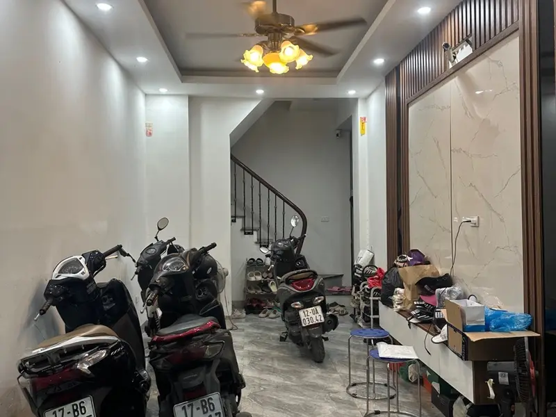 Nhà đẹp Nguyễn lương bằng đón nắng tây nam tại Đống Đa
Gần:hồ đắc di ĐH ngân hàng ĐH Y-ĐH thủy lợi... Bán nhà riêng tại Đống Đa, Hà Nội 01