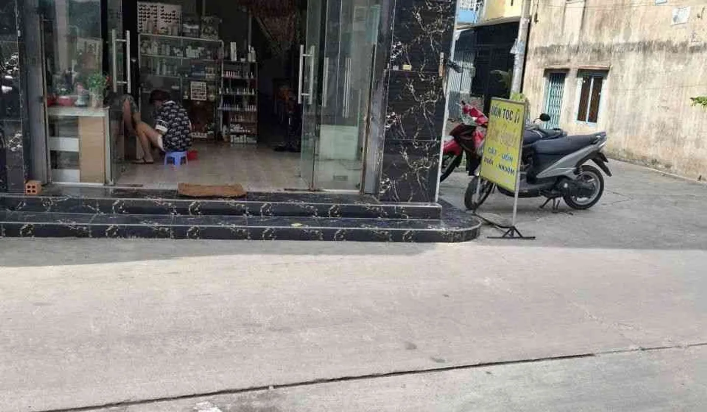 Nhà mặt phố tiện kinh doanh, giá nhẹ tại Bình Hưng Hòa A... Bán nhà mặt phố tại Bình Hưng Hòa, Hồ Chí Minh 01