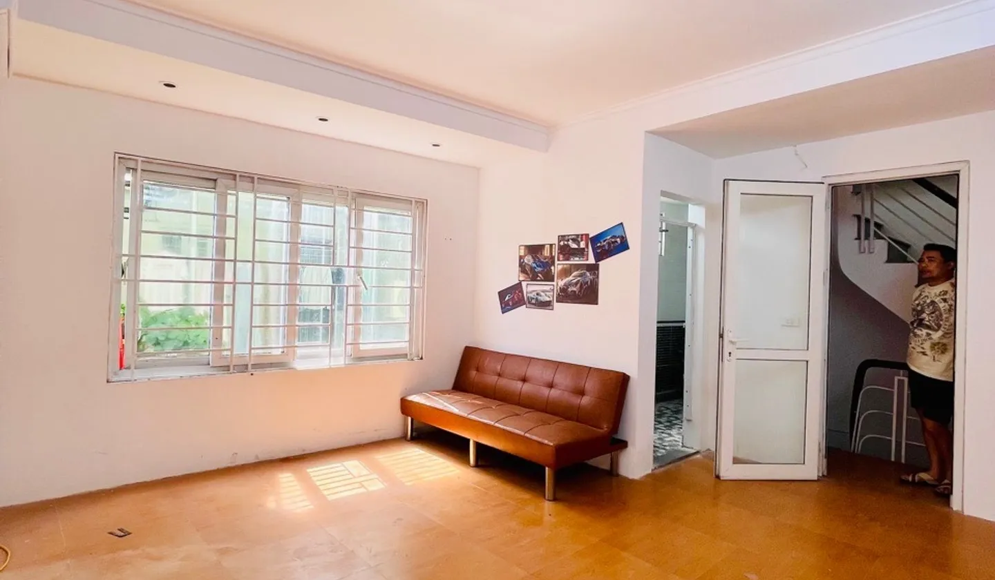 Nhà Lô Góc 5 Tầng Giá Tốt, Kinh Doanh Tốt, Cách Mặt Phố 30m... Bán nhà riêng tại Văn Miếu - Quốc Tử Giám, Hà Nội 01