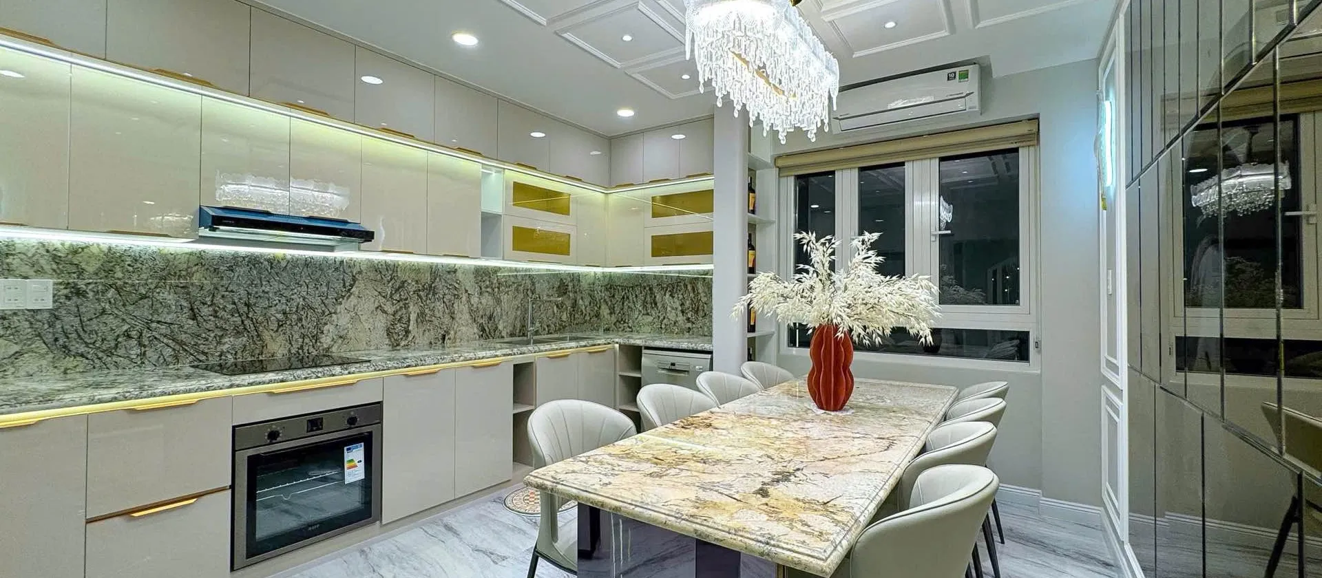 Chủ giảm 2 tỷ bán nhanh nhà phố hiện đại, 5 tầng THANG MÁY. Chỉ 1x.x tỷ... Bán nhà mặt phố tại Phú Thuận, Hồ Chí Minh 01