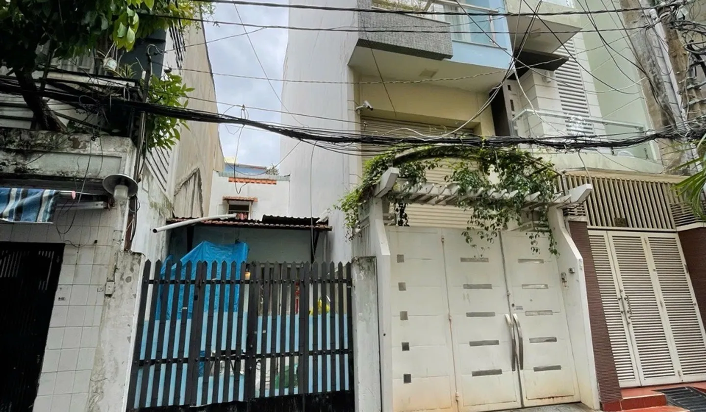 Hiếm ! 43m2 - 2 mặt tiền HXH rất gần mặt tiền Huỳnh Văn Bánh - Lê Văn Sỹ... Bán nhà riêng tại Phú Nhuận, Hồ Chí Minh 01