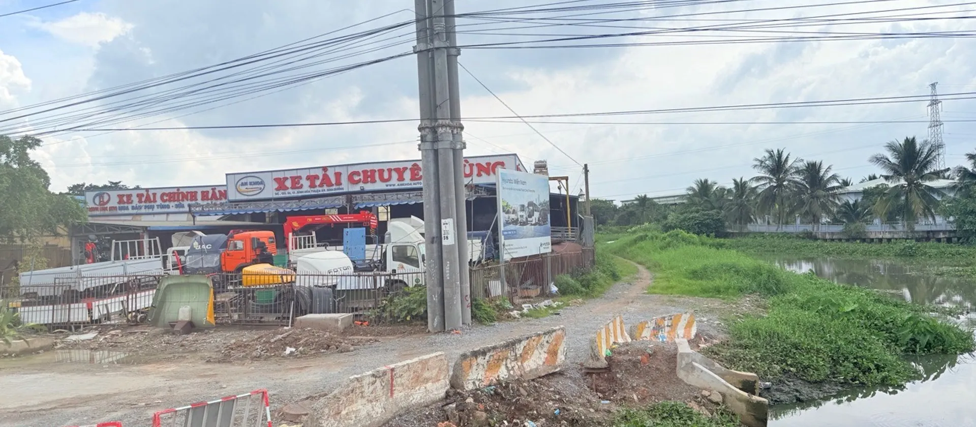 🔥 MẶT TIỀN QUỐC LỘ 13 – BÌNH HÒA | 1.777M² –

📍 Quốc lộ 13, ngay cầu Tân Phú, TP.... Bán nhà mặt phố tại Bình Hòa, Hồ Chí Minh 01