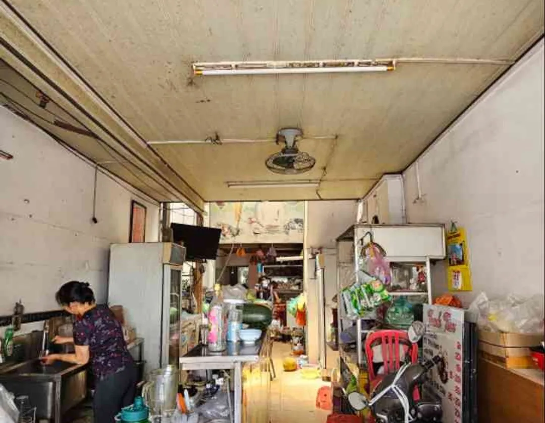 Bán nhà mặt phố kinh doanh 2 tầng, diện tích 88m2 tại quận Tây Hồ... Bán nhà mặt phố tại Bảy Hiền, Hồ Chí Minh 01