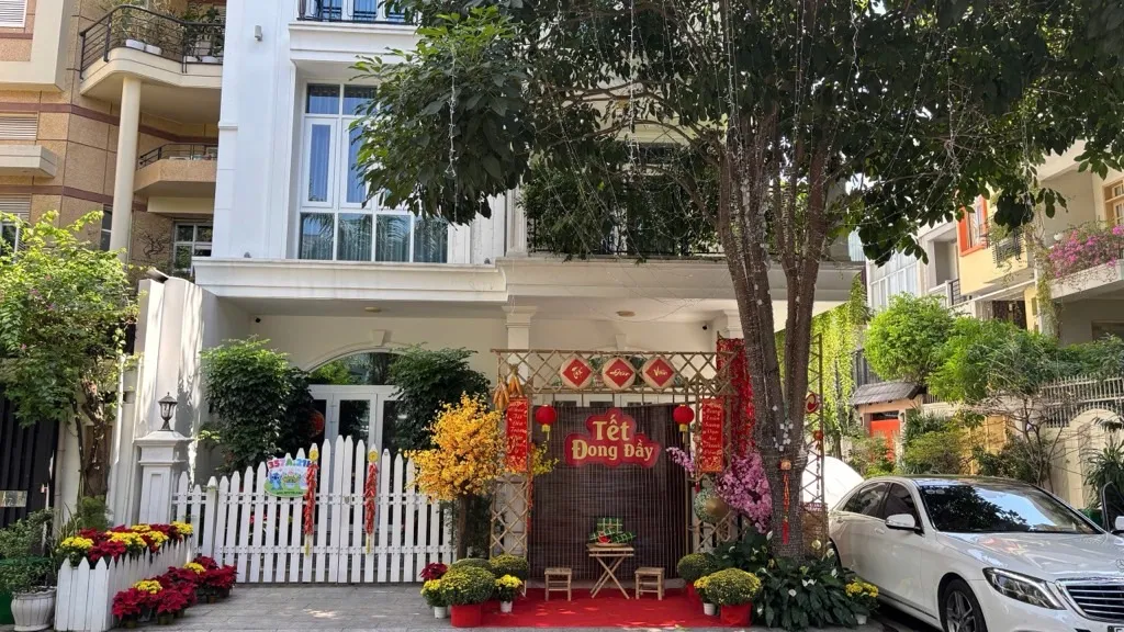 Bán biệt thự 4 lầu, lô góc 2 mặt tiền Nguyễn Trọng Tuyển, 175m2, ngang 8m... Bán nhà riêng tại Tân Sơn Hòa, Hồ Chí Minh 01