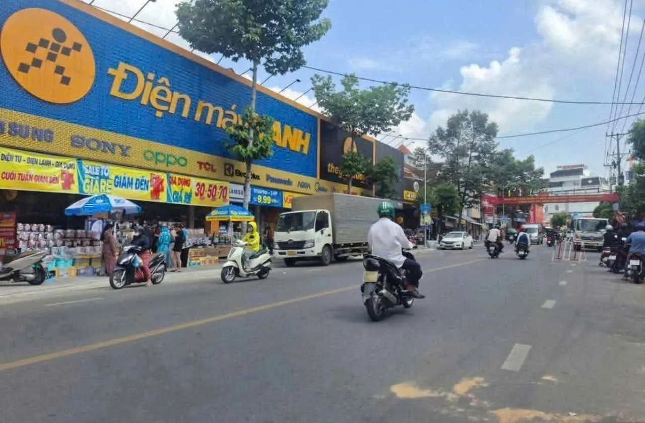 💥💥💥 CHỦ NGỘP BANK CẦN BÁN GẤP NHÀ 1 TRỆT 1LẦU- NGUYỄN AN NINH- DIỆN TÍCH 103M2- NGANG 6M- 6TỶ HƠ... Bán nhà riêng tại Dĩ An, Hồ Chí Minh 01
