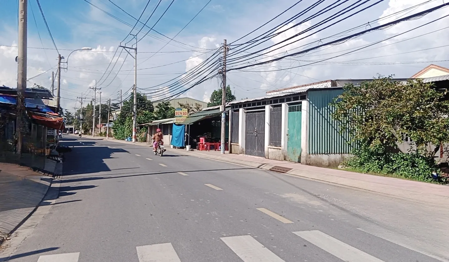 Nhà mặt tiền Lê Thị Kim Hóc Môn - Sống tiện nghi, kinh doanh đỉnh giá hời... Bán nhà mặt phố tại Xuân Thới Sơn, Hồ Chí Minh 01