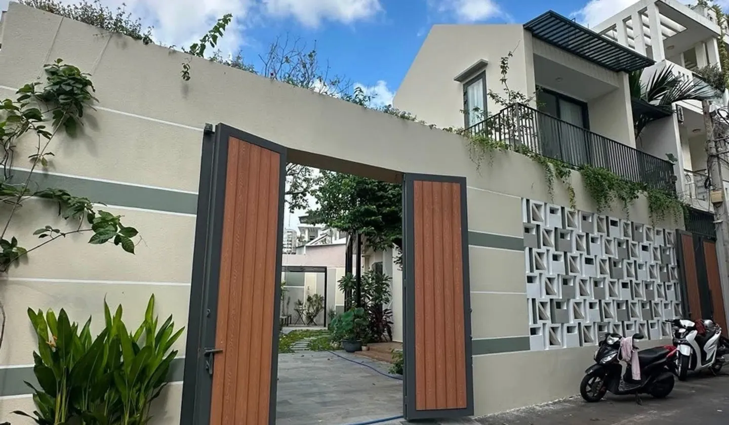 Biệt thự sân vườn 200m2 rộng rãi tại trung tâm Thủ Đức... Bán nhà riêng tại Tăng Nhơn Phú, Hồ Chí Minh 01