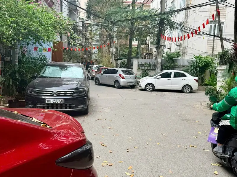 Nhà phân lô ô tô tránh gần Hồ Tây, 5 tầng, 4 ngủ, sân vườn rộng... Bán nhà riêng tại Tây Hồ, Hà Nội 01