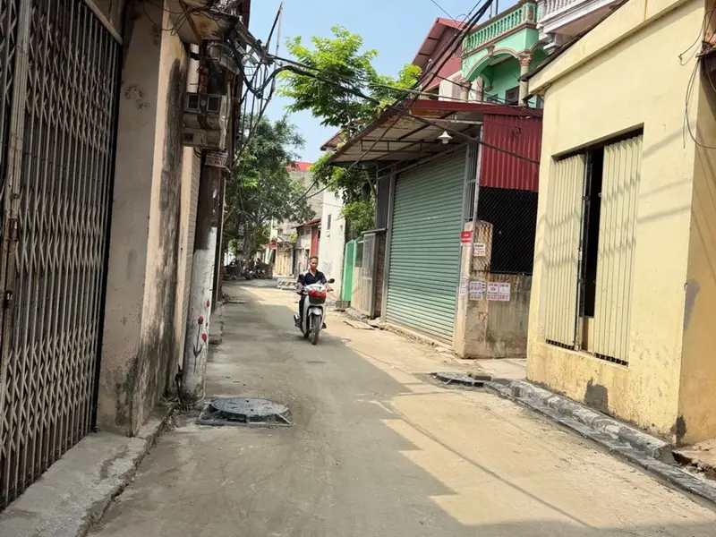 4,7 TỶ NHÀ 3 TẦNG 3 NGỦ ĐẦY ĐỦ CÔNG NĂNG - DÂN XÂY THIẾT KẾ -CÁCH CHỢ YÊN 100m -Tl23... Bán nhà riêng tại Mê Linh, Hà Nội 01