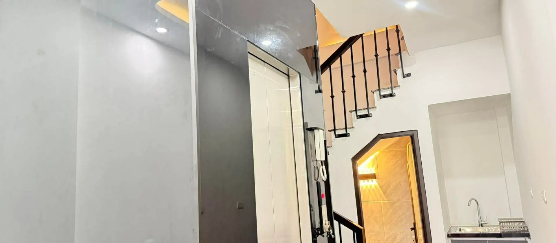 Nhà 5 tầng 4 mặt thoáng tại Trương Định, phường Hoàng Mai, Hà Nội giá 10,2 tỷ... Bán nhà riêng tại Hoàng Mai, Hà Nội 01