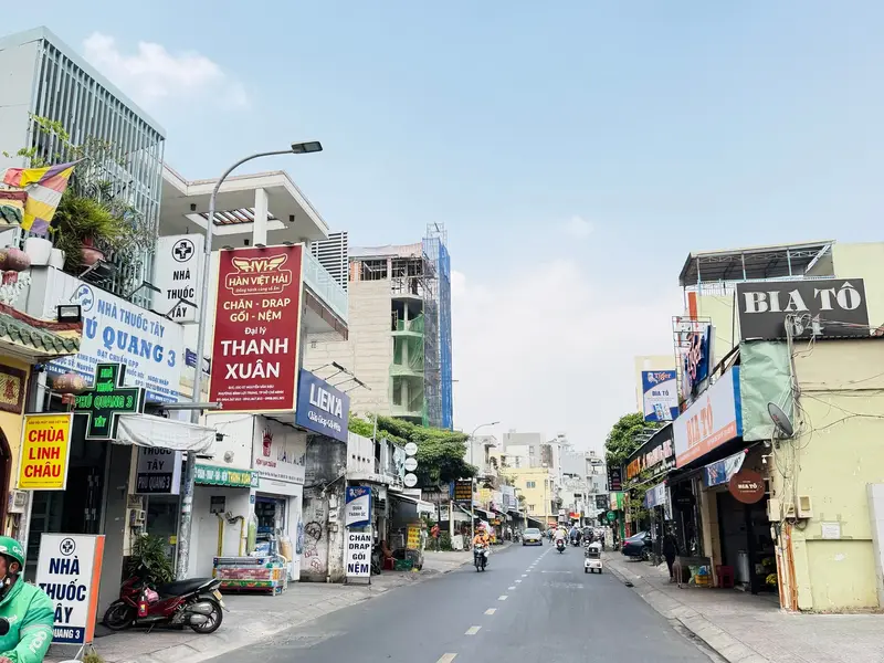 Đang cho thuê khoán chdv có 8pn, thu nhập gần 20tr. Nhà sạch đẹp, sân để xe, khu vực an ninh lịchsự... Bán nhà riêng tại Bình Lợi Trung, Hồ Chí Minh 01