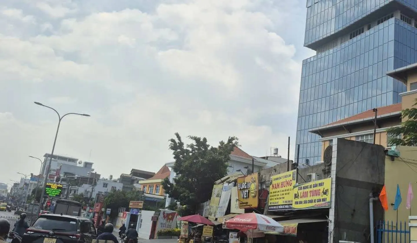 Nhà mặt tiền Phan Đăng Lưu, Phú Nhuận, hiếm có dòng tiền tốt... Bán nhà mặt phố tại Đức Nhuận, Hồ Chí Minh 01