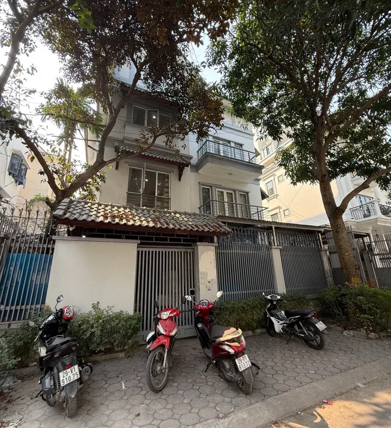 Biệt thự mặt phố sang trọng tại Dịch Vọng, Cầu Giấy... Bán nhà mặt phố tại Cầu Giấy, Hà Nội 01