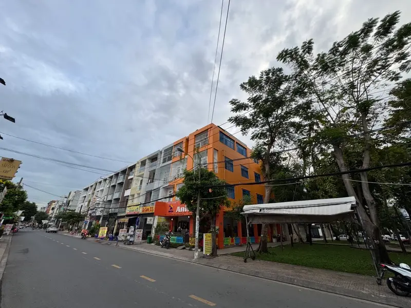 Bán nhà mặt phố lô góc có view công viên tại Bình Tân... Bán nhà mặt phố tại An Lạc, Hồ Chí Minh 01
