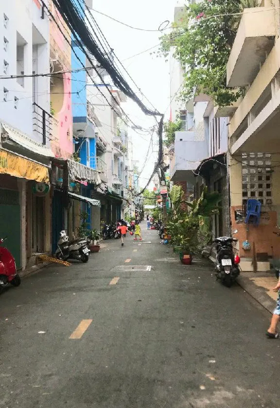 Bán nhà mặt phố tại Phường Phú Nhuận, 2 tầng, diện tích 97,6 m2, mặt tiền 9,2 m... Bán nhà mặt phố tại Phú Nhuận, Hồ Chí Minh 01