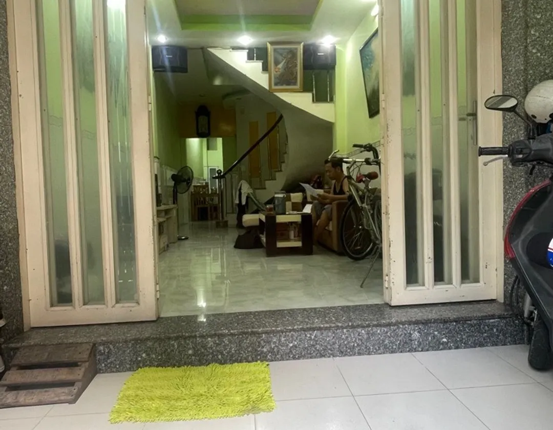 Nhà Kiên Cố 3 Tầng, Giá Sốc Tại Khánh Hội Quận 4... Bán nhà riêng tại Khánh Hội, Hồ Chí Minh 01