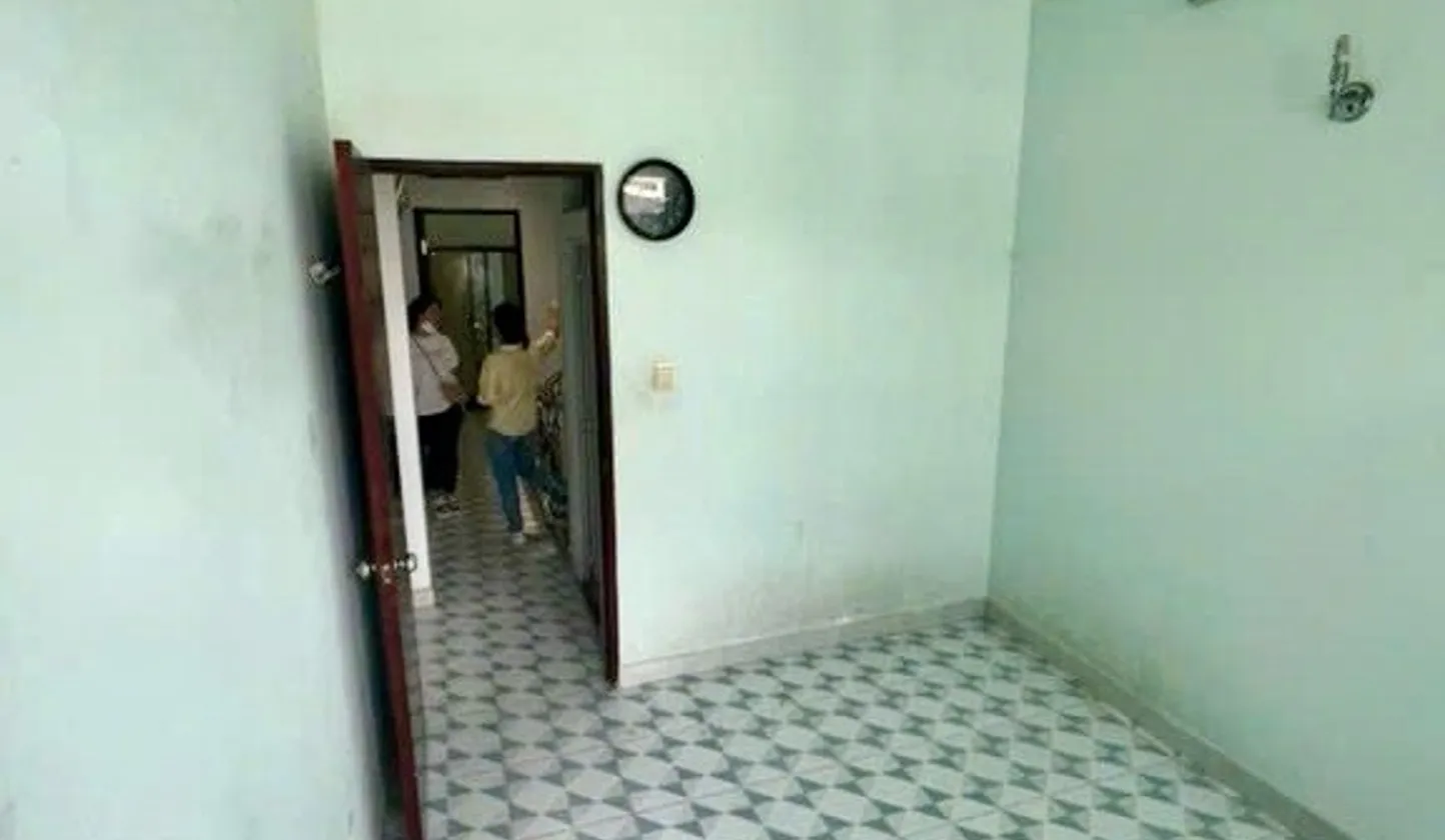 Bán nhà CHDV 4 tầng, 8 phòng ngủ, thu nhập ổn định tại Xóm Chiếu... Bán nhà riêng tại Xóm Chiếu, Hồ Chí Minh 01