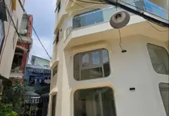 Nhà riêng tầm hơn 2 tỷ, lại có ô tô đỗ sát nhà — nghe hơi khó tin nhưng có thật. 👀... Bán nhà riêng tại Phú Thọ Hòa, Hồ Chí Minh 01