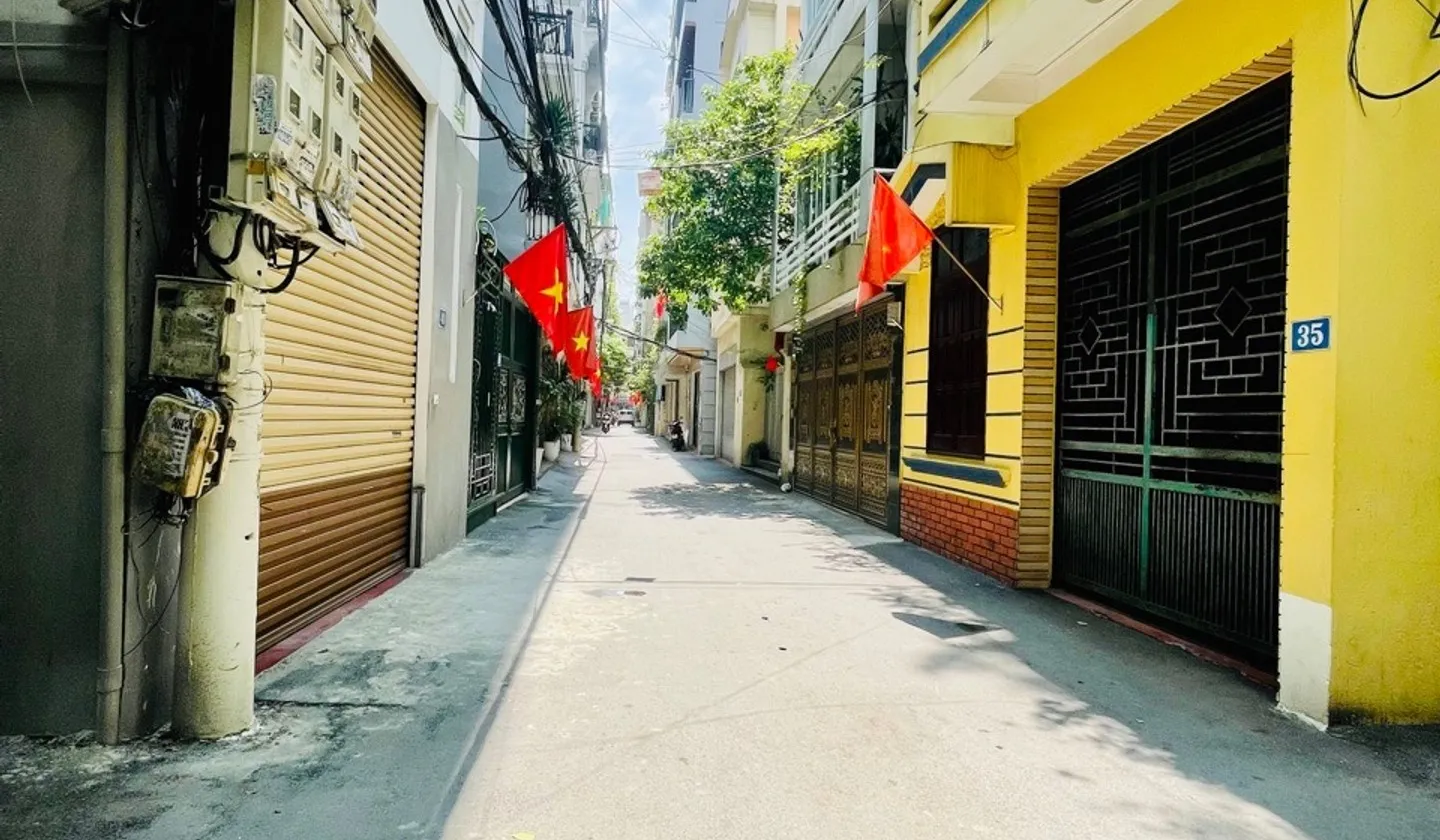 Nhà Lạc Long Quân gần Hồ Tây, 5 tầng tiện nghi... Bán nhà riêng tại Tây Hồ, Hà Nội 01