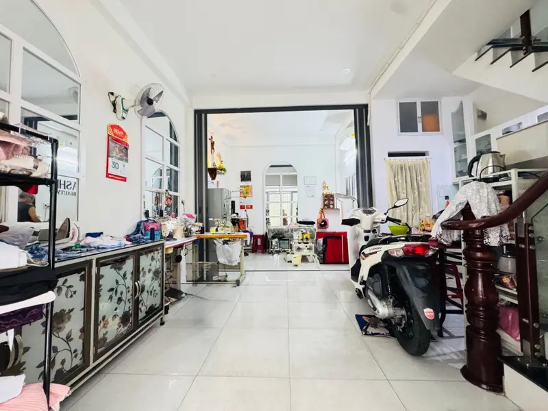 Bán nhà 2 tầng 34m2 mặt tiền 5.3m phạm văn hai-Tân Bình giá 5.6 tỷ... Bán nhà riêng tại Tân Sơn Nhất, Hồ Chí Minh 01