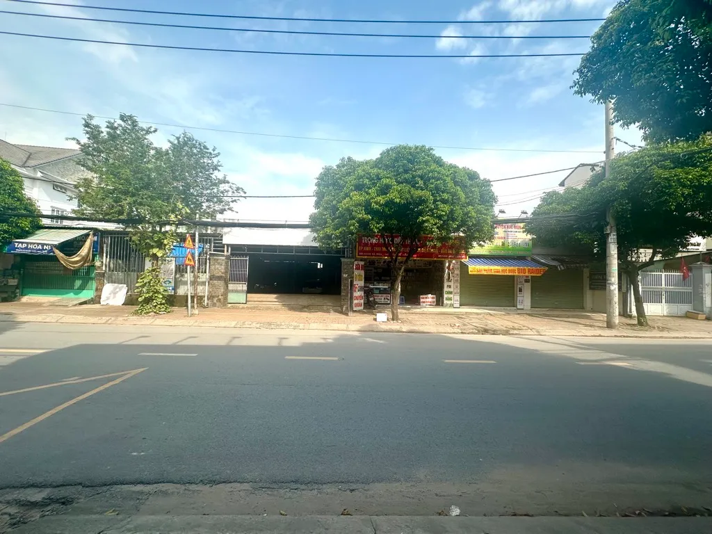 Nhà mặt phố Bà Triệu, diện tích khủng 890m2, Mặt tiền rộng, kinh doanh đỉnh. Giá rẻ bán gấp... Bán nhà mặt phố tại Hóc Môn, Hồ Chí Minh 01