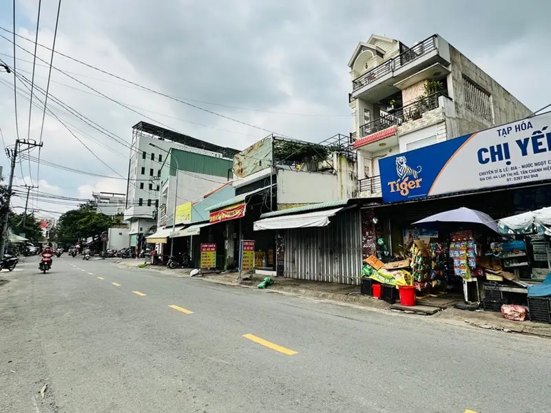 GIẢM NGAY 400 TRIỆU – NHÀ HXH LÂM THỊ HỐ,,QUÂN 12- CHỈ 4,1 TỶ... Bán nhà riêng tại Trung Mỹ Tây, Hồ Chí Minh 01