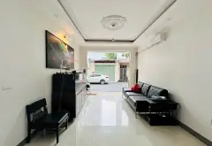 Nhà mặt ngõ ô tô tránh – vị trí vàng vòng xuyến Bưởi
Cách phố Lạc Long Quân & Võ Chí Công chỉ 30m... Bán nhà riêng tại Tây Hồ, Hà Nội 04