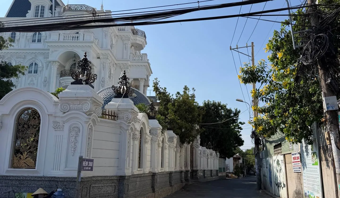 Bán nhà riêng 2 tầng tại Phường Phạm Hữu Lầu, diện tích 100m2 với pháp lý rõ ràng... Bán nhà riêng tại Đức Nhuận, Hồ Chí Minh 01