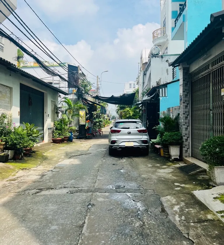 Nhà 2 tầng 4 phòng ngủ hẻm xe tải Lê Văn Quới giảm còn 5.5 tỷ... Bán nhà riêng tại Bình Trị Đông, Hồ Chí Minh 01