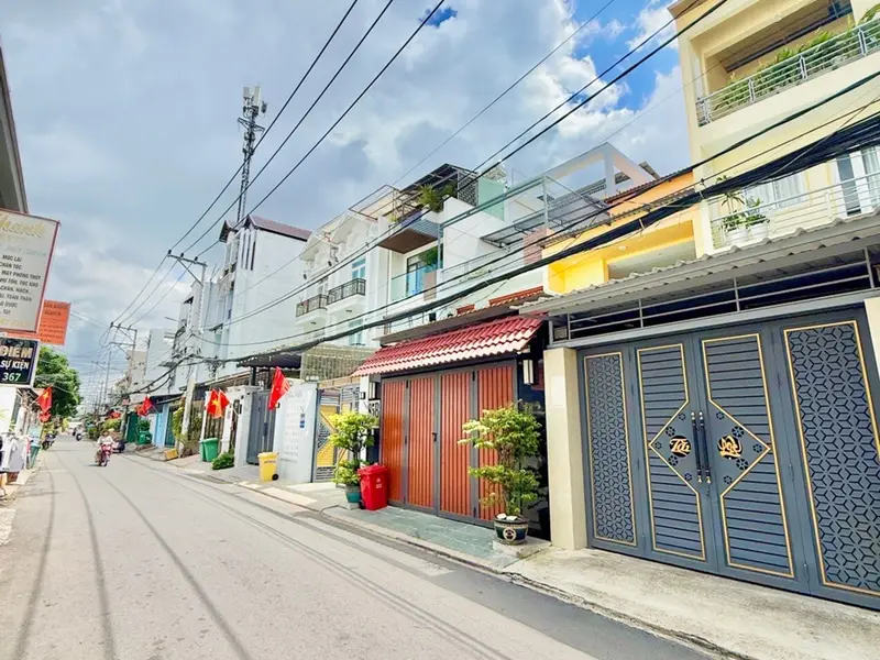 NHÀ HIỆP BÌNH 4 TẦNG 4PN GIÁP BÌNH THẠNH ĐƯỜNG 8M SÂN Ô TÔ 7 CHỖ – GIÓ SÔNG MÁT RƯỢI... Bán nhà mặt phố tại Hiệp Bình, Hồ Chí Minh 01