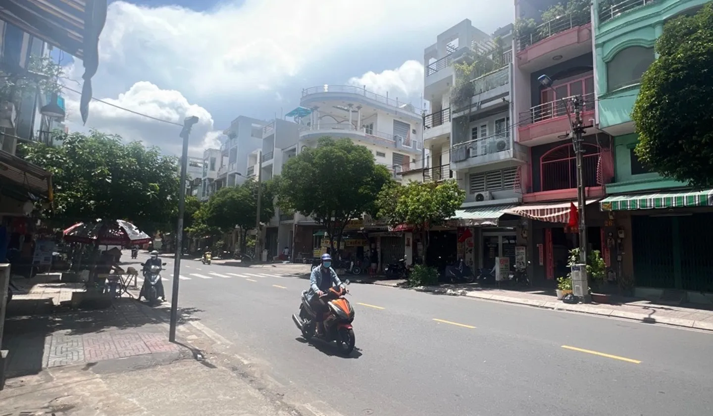 MẶT TIỀN ĐƯỜNG - NGANG LỚN - LÔ GÓC LỢI THẾ... Bán nhà mặt phố tại Bình Thới, Hồ Chí Minh 01