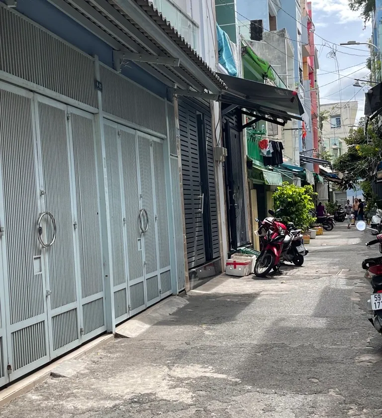 Cơ hội sở hữu nhà mặt tiền rộng 7.4m ngay trung tâm Quận 6 giá chỉ 10.3 tỷ... Bán nhà riêng tại Bình Tiên, Hồ Chí Minh 01