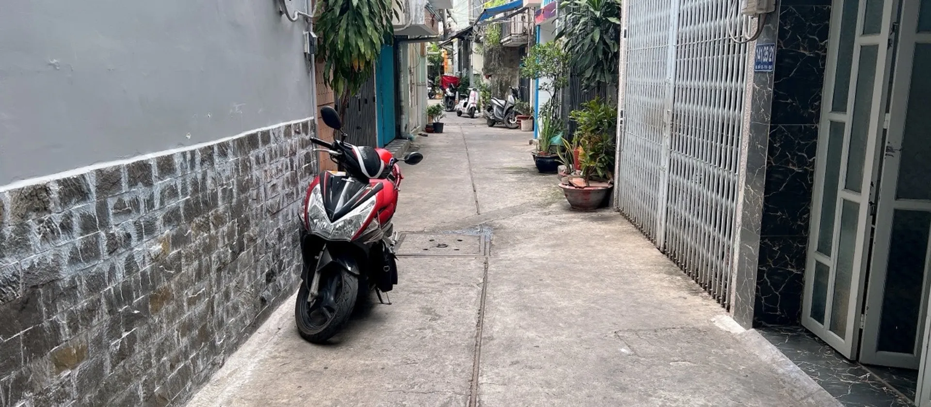 Bán nhà riêng hẻm XM phường 4 Quận 8, diện tích 22.8m², sổ pháp lý đầy đủ... Bán nhà riêng tại Chánh Hưng, Hồ Chí Minh 01