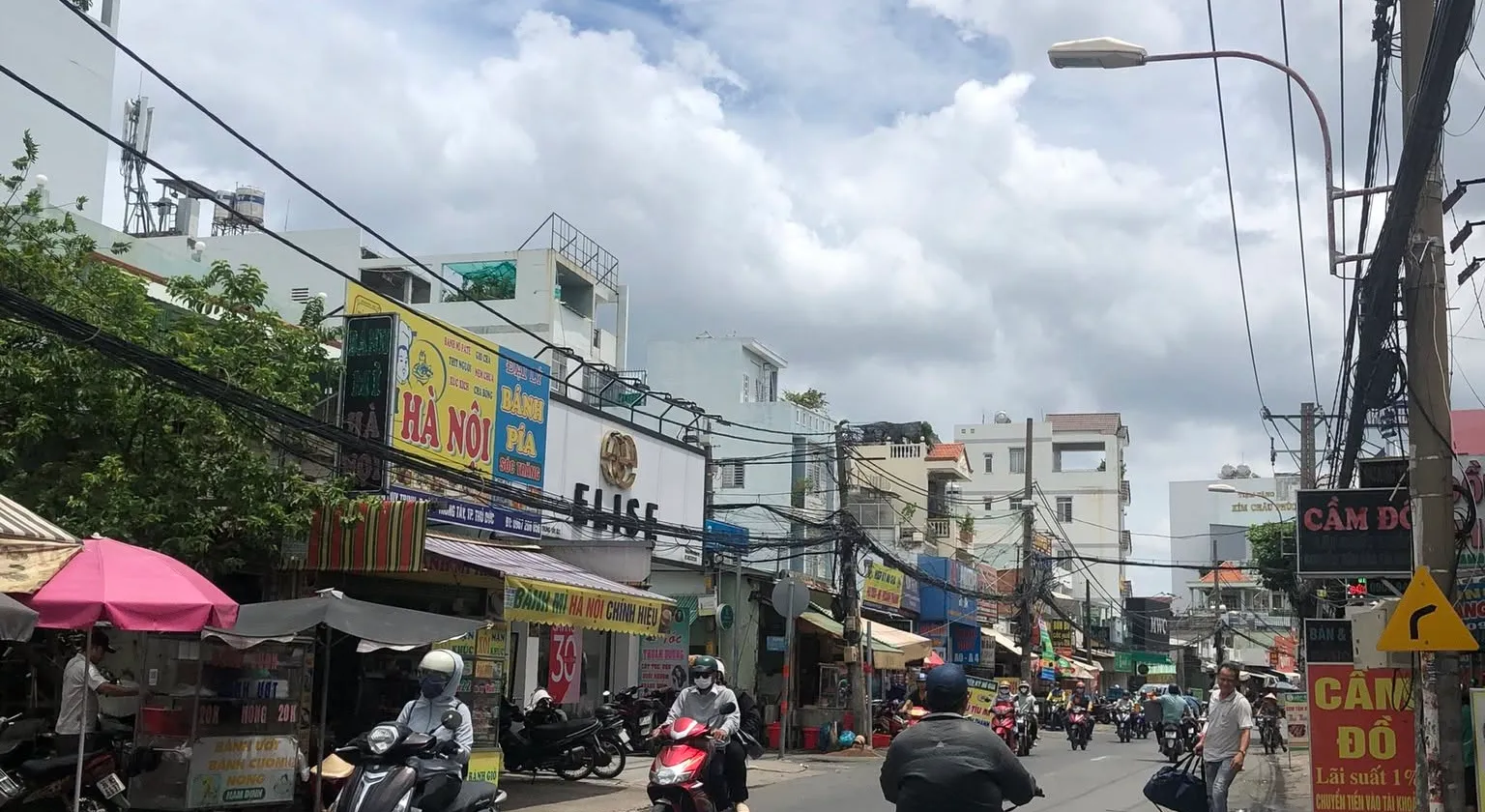 📍 HXH SÁT BÊN Đ. NGUYỄN DUY TRINH- NHÀ 2 TẦNG -95M2 – Ô TÔ ĐỔ CỬA - CHỈ 6.3 TỶ... Bán nhà riêng tại Bình Trưng, Hồ Chí Minh 01