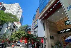 Tòa Building Sang Trọng Mặt Phố Chùa Láng - Cơ Hội Kinh Doanh Đẳng Cấp
Tài sản hiếm, định danh tốt... Bán nhà mặt phố tại Láng, Hà Nội 01
