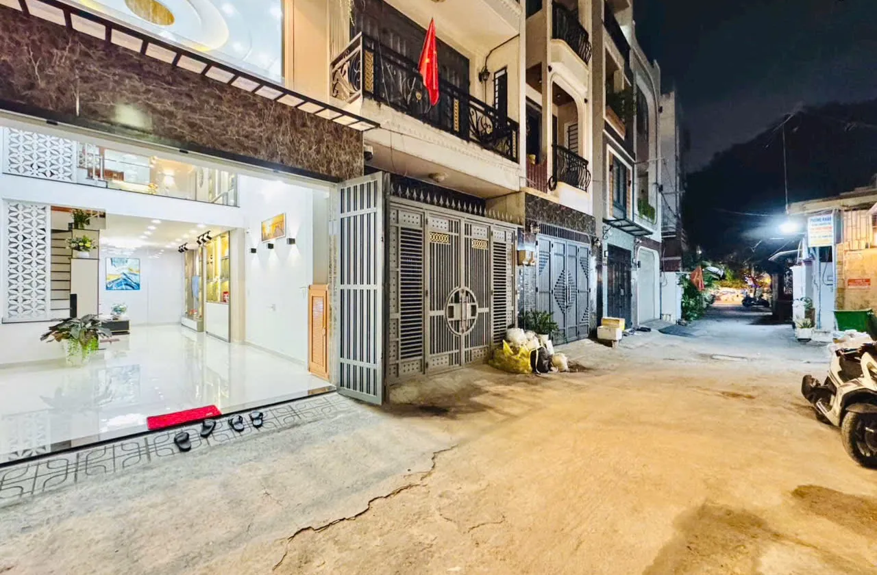 XE HƠI NGỦ TRONG NHÀ, CẠNH TRƯỜNG NGUYỄN DU CITYLAND LOTTE MART... Bán nhà riêng tại Thông Tây Hội, Hồ Chí Minh 01