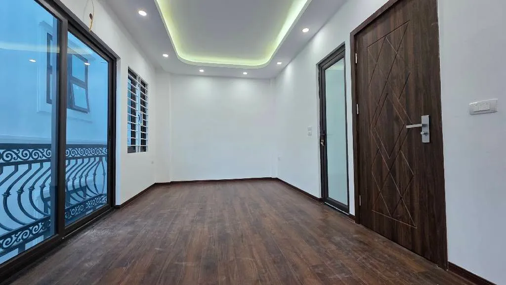 Gần Bệnh Viện ĐK Đức Giang nhà mới 6 tầng, ngõ thông đẹp 💲 trên 7đ... Bán nhà riêng tại Việt Hưng, Hà Nội 01