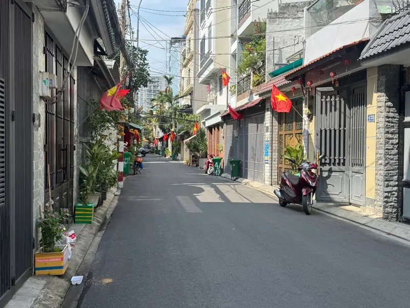 Cơ hội hiếm có: Nhà riêng 2 tầng sát Ga T3, hẻm xe tải tránh, giá 13.9 tỷ... Bán nhà riêng tại Tân Bình, Hồ Chí Minh 01