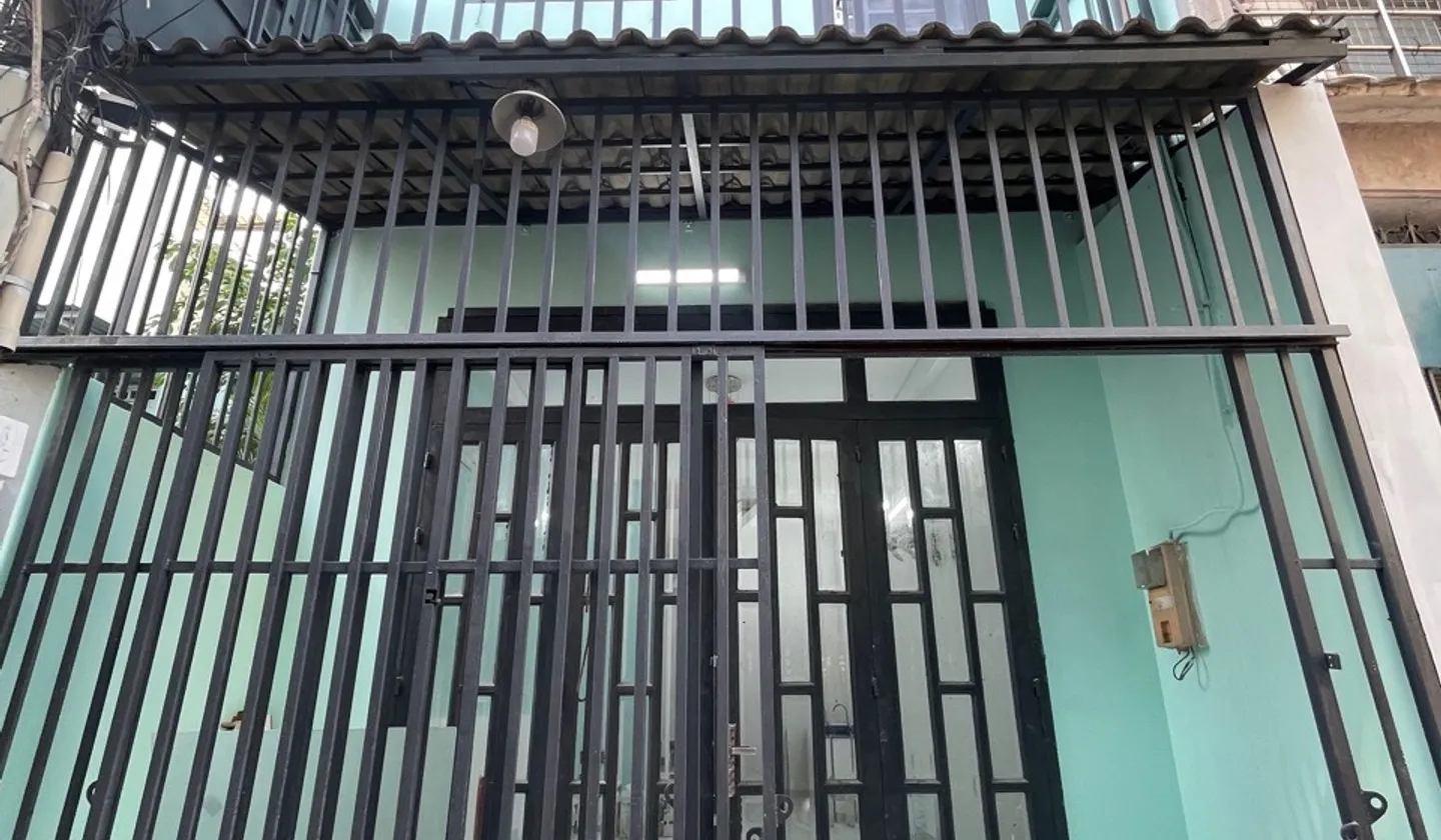 Bán nhà riêng 2 tầng tại Tân Phú gần Nhà Ga T3, diện tích 31.7 m2... Bán nhà riêng tại Tây Thạnh, Hồ Chí Minh 01