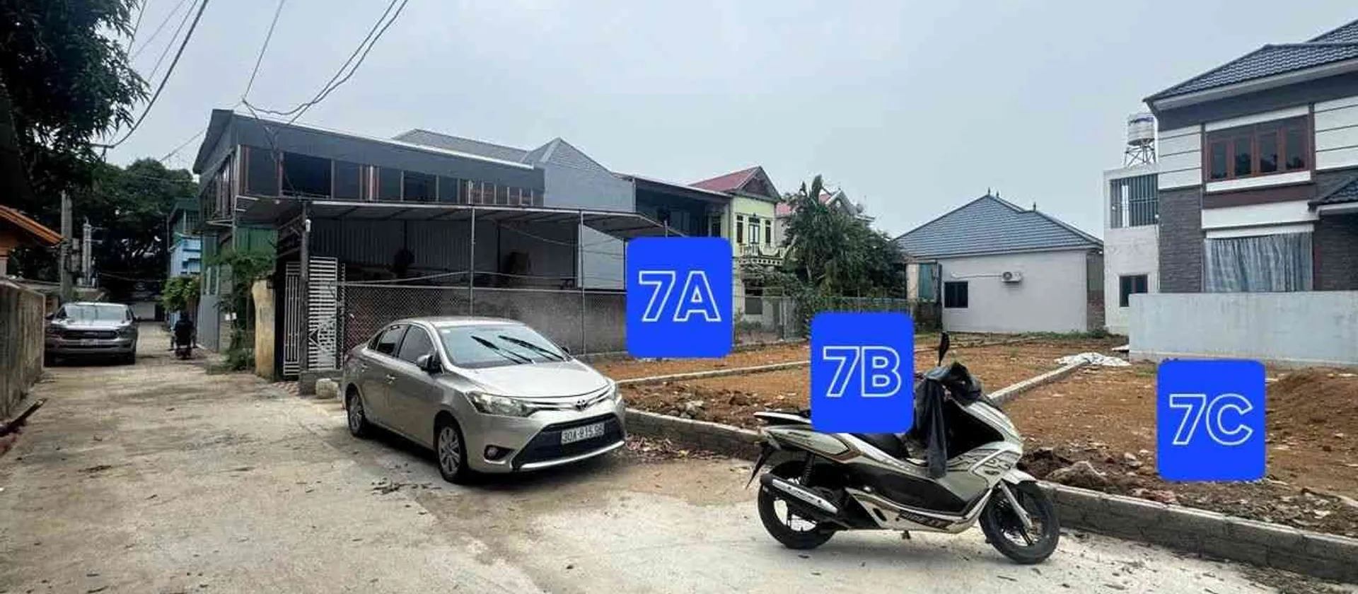 BDS căn nhà MẶT HỒ - trung tâm BỒ ĐỀ - 9.x TỶ ( có thương lượng) - VỈA HÈ RỘNG - KINH DOANH
35m2 x... Bán đất tại Thạch Thất, Hà Nội 01