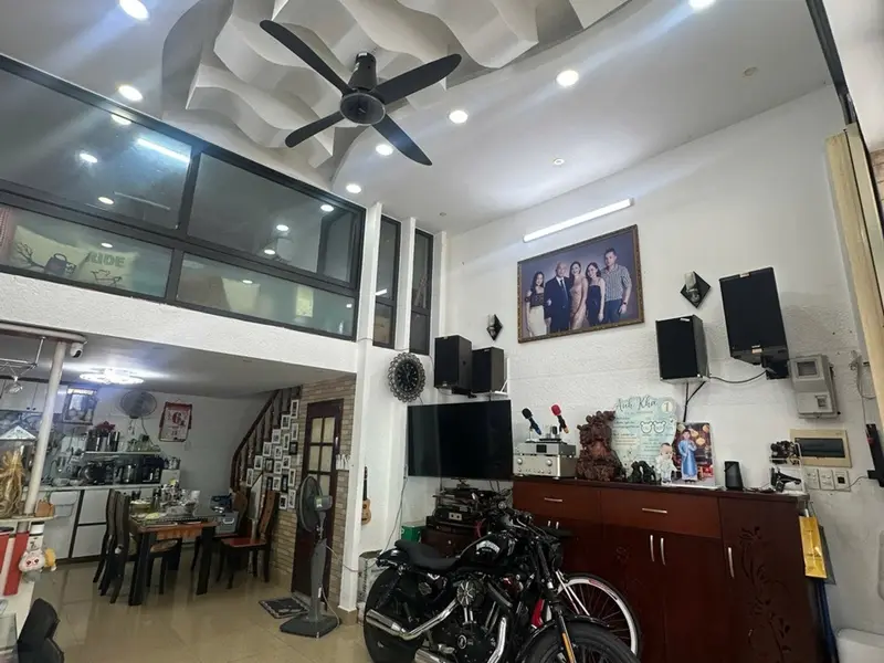 Nhà mặt phố 4 tầng trung tâm Hải Châu, diện tích 43,5m2, mặt tiền 5m, giá 9 tỷ... Bán nhà mặt phố tại Hải Châu, Đà Nẵng 01