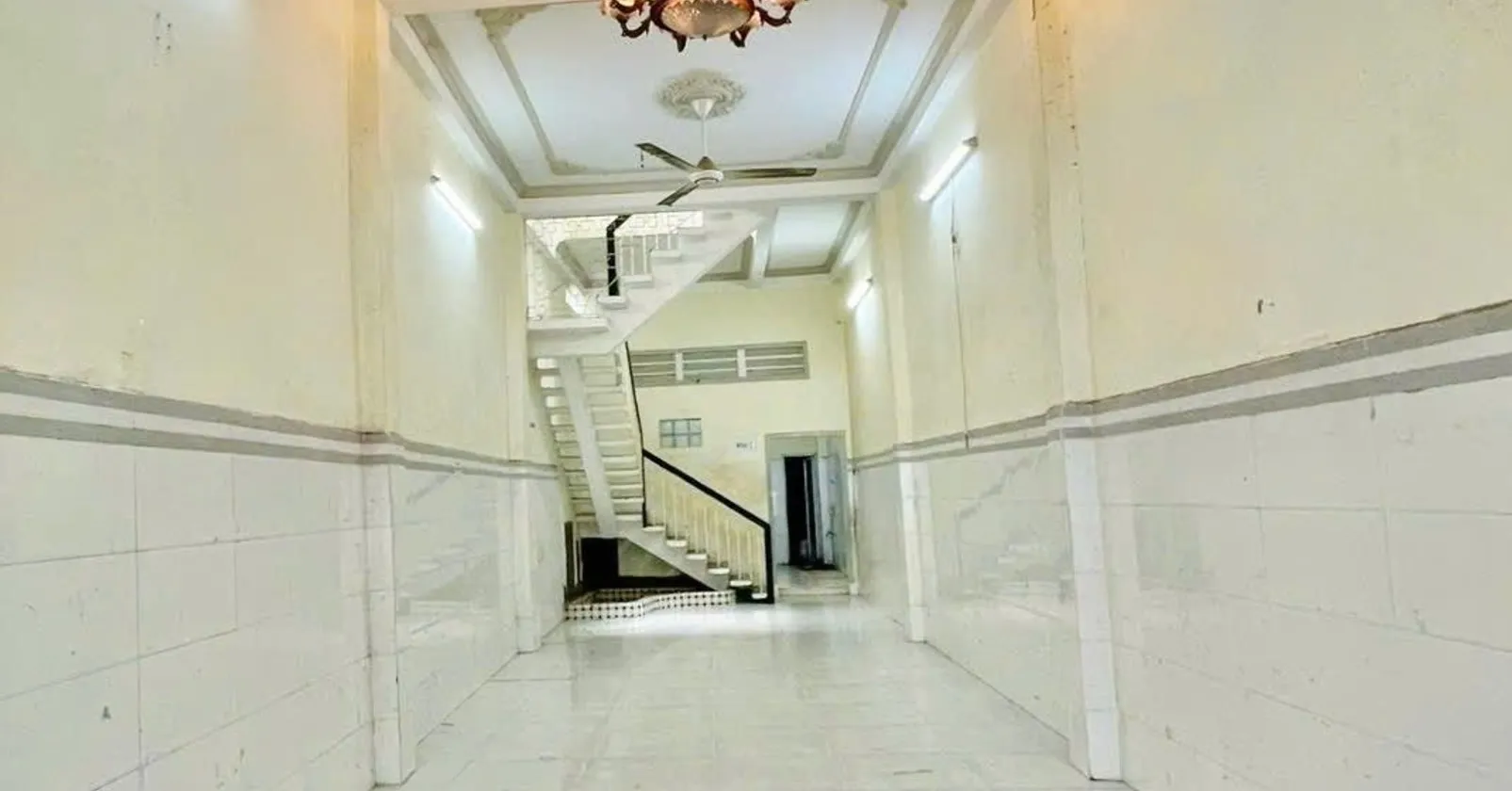 Nhà đẹp Tân Bình, hẻm ô tô, giá sập sàn... Bán nhà riêng tại Tân Hòa, Hồ Chí Minh 01