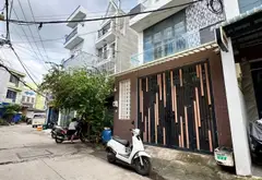 ĐƯỜNG 8M THÔNG - TIỆN Ở VÀ KINH DOANH - NHÀ TIỆN XÂY 5 TẦNG - SÁT MẶT TIỀN - CHỈ 4 TỶ XÍU... Bán nhà riêng tại Trung Mỹ Tây, Hồ Chí Minh 09